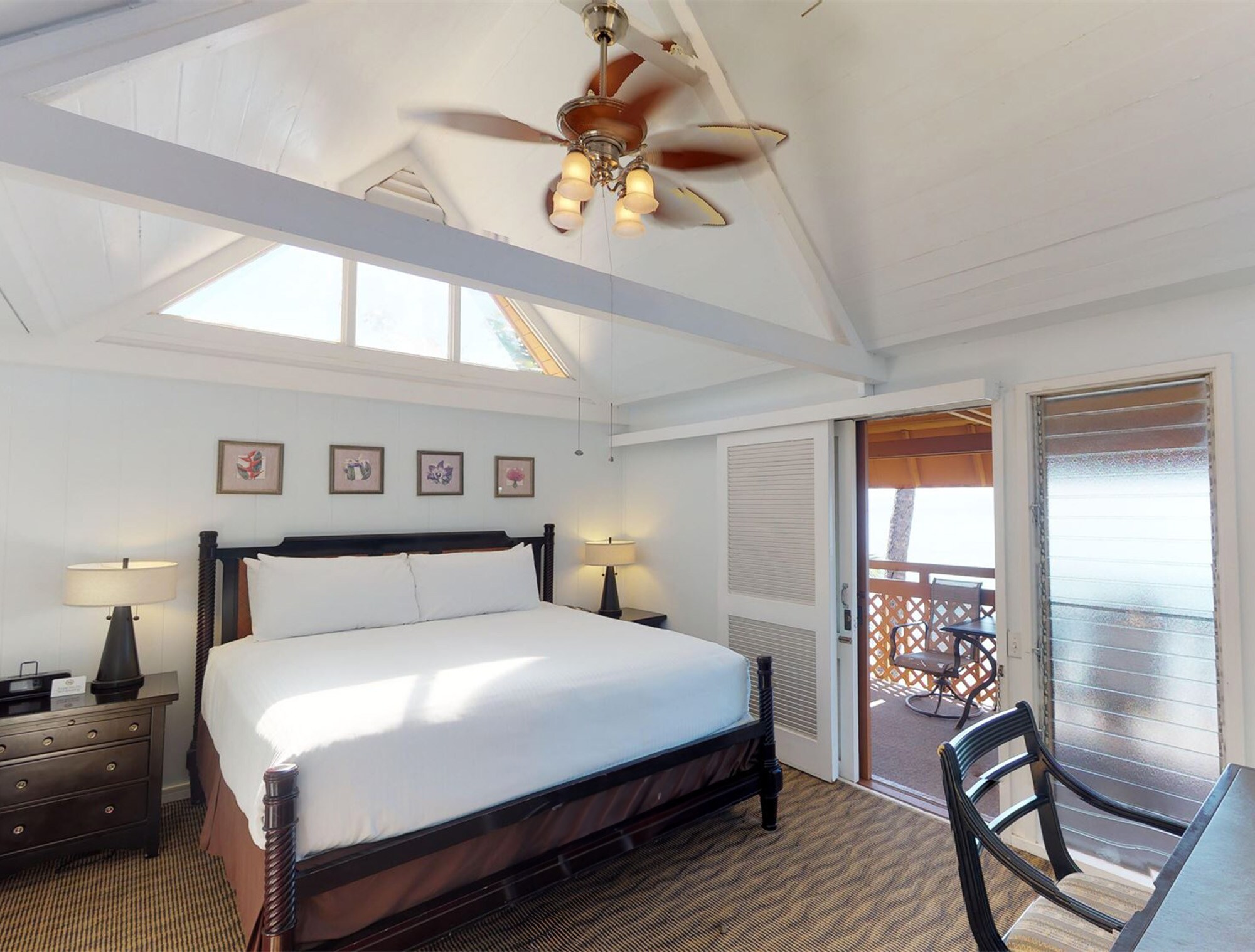 ocean-front-king-rooms-at-hotel-molokai