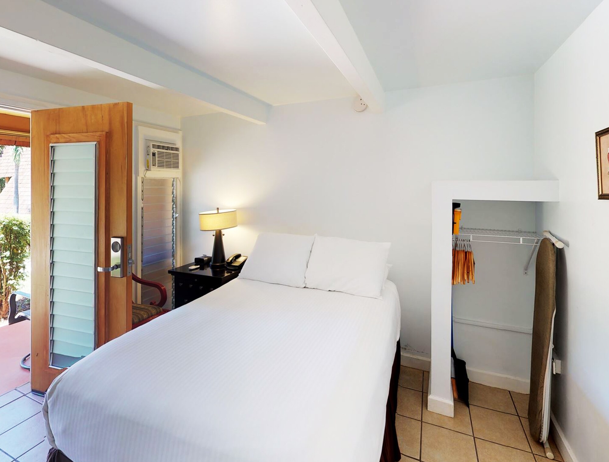 standard-ada-full-rooms-available-in-hotel-molokai